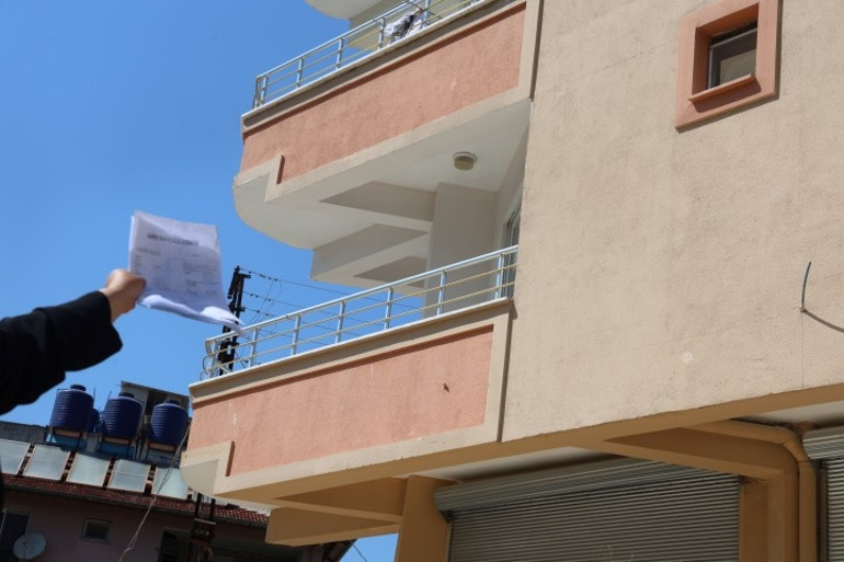20 yıllık ev hayali suya düştü: Biber temizleyerek biriktirdiği parayla dolandırıldı