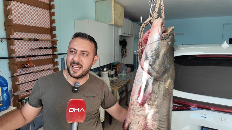 3 arkadaş gözlerine inanamadı Sivastaki nehirde tuttular: Tam 190 santim uzunluğunda