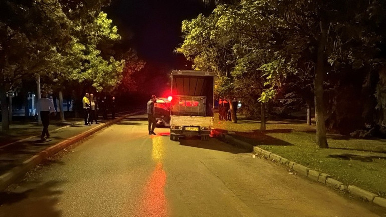 Eskişehirde kocasının zorla tuttuğu araçtan atlayan kadın hastanelik oldu