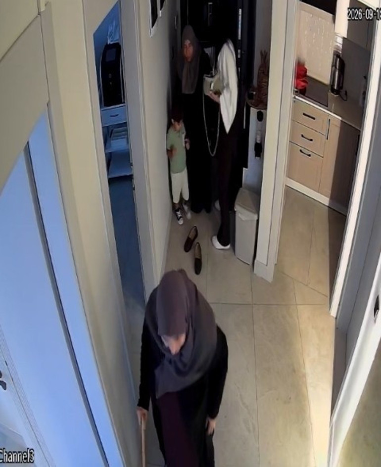 Güzellik merkezine gelen 75 yaşındaki kadından duygulandıran hareket