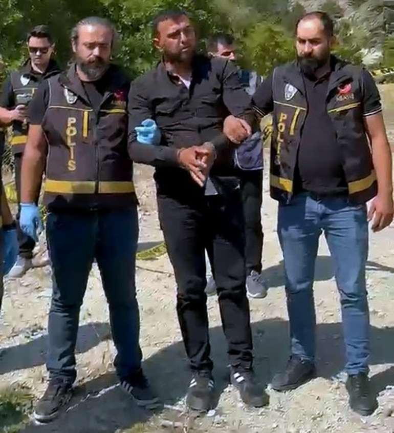  Ormanda gömülü bulundu