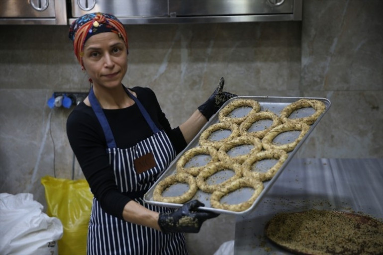 Ordulu fırıncı simide kattı