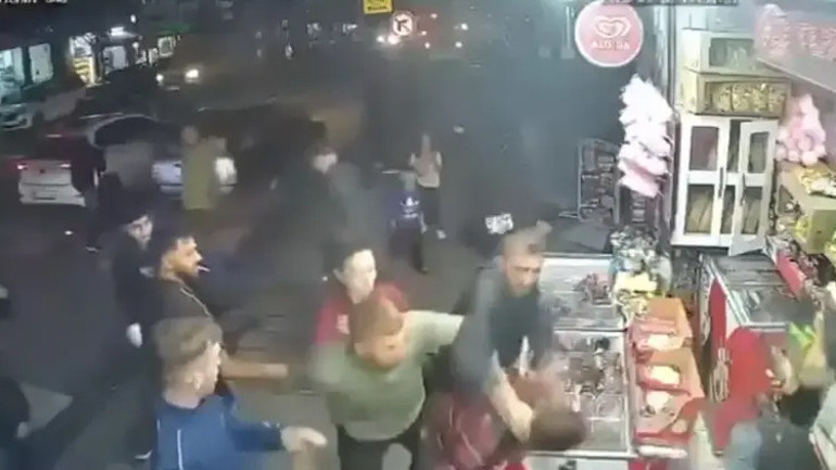 Taciz iddiasıyla sokak ortasında darbedildi: Fatura yüzünden iftira attılar