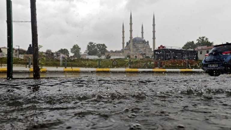 Meteoroloji son tahmini paylaştı: 11 ile kuvvetli yağış uyarısı