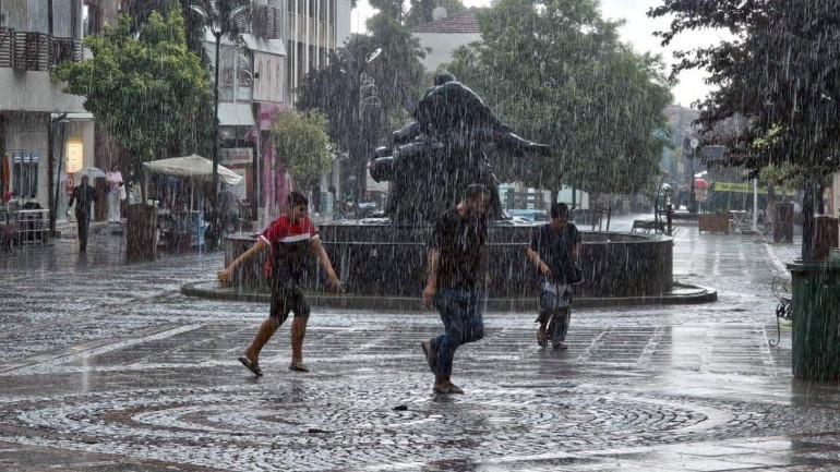 Meteoroloji son tahmini paylaştı: 11 ile kuvvetli yağış uyarısı