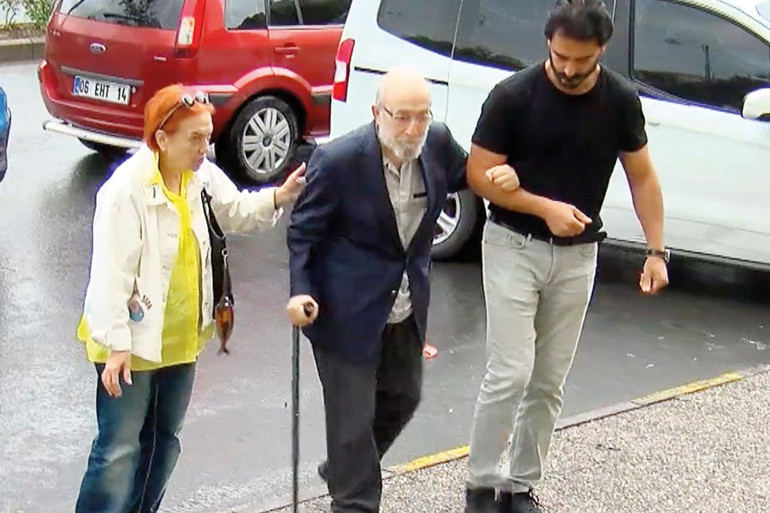 Enver Altaylı’ya Kozinoğlu tutuklaması