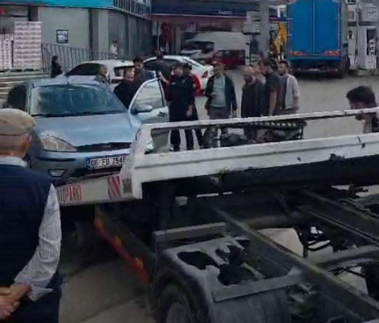 Ankarada şüpheli ölüm: Çalışır vaziyetteki otomobilde 2 cansız beden bulundu