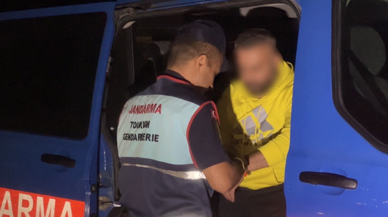 Polis kurşununa ve ihtarına aldırmadı: 40 kilometre kaçan 200 promil alkollü sürücü kelepçelendi