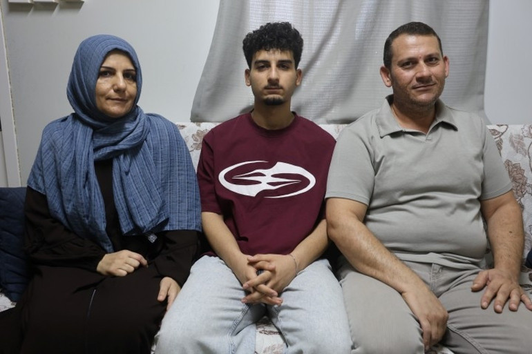 Depremzede Hasanın imkansızlıkları yenen büyük başarı hikayesi: Konteynerden tıp fakültesine