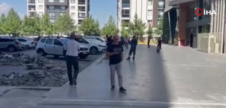 Şanlıurfa'da 5.4 büyüklüğünde deprem anı kamerada - Son Dakika Haberleri  İnternet