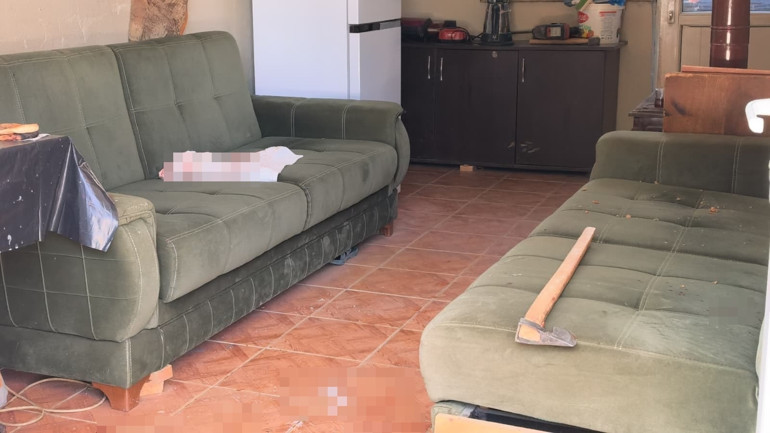 Bursa’da mezarlıkta balta savaşı: Husumetlisini başından yaraladı