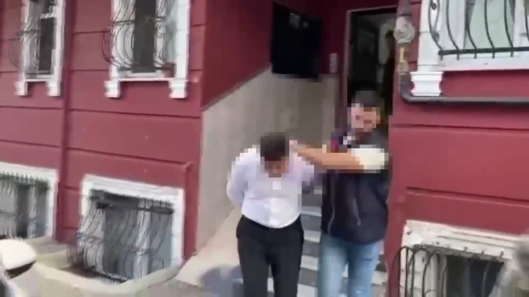 1 milyon dolarlık vurgun Çalıştıkları 5 yıldızlı oteli soyup butik otel almışlar... Paraları çaldıkları anlar kamerada
