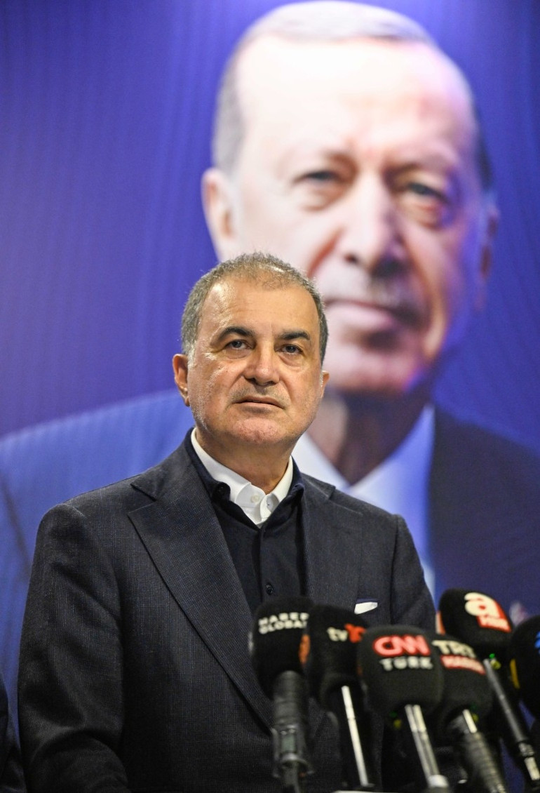 AK Parti Sözcüsü Ömer Çelik: Usulsüzlük ve yolsuzluk yapanlar hesap verecek
