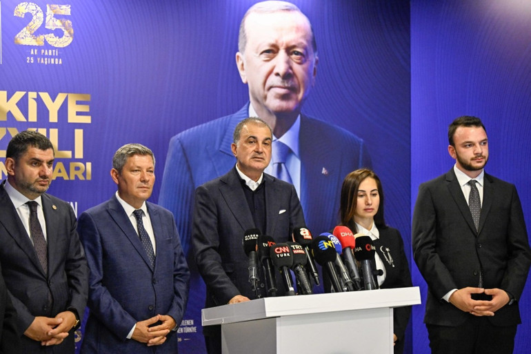 AK Parti Sözcüsü Ömer Çelik: Usulsüzlük ve yolsuzluk yapanlar hesap verecek