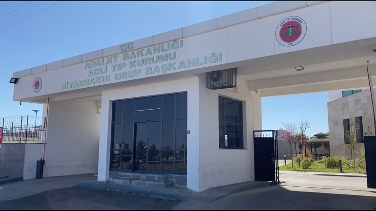 Diyarbakırda yürek yakan olay: Yıldırım isabet eden kız kardeşlerden 11 yaşındaki Nurhayat öldü