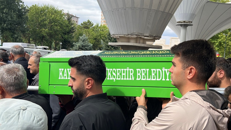 3 yaşındaki Kaanın kahreden ölümü: Babasının kucağındayken üzerine kaya parçası devrildi