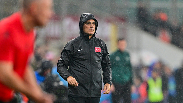 İtalya yenilgisinin ardından Montellaya sert eleştiriler: Bu milli takıma içine Pereira kaçmış Montella yakışmıyor , O kadar kötüydük ki İtalyanlar bile şaşırdı