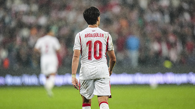 İtalya yenilgisinin ardından Montellaya sert eleştiriler: Bu milli takıma içine Pereira kaçmış Montella yakışmıyor , O kadar kötüydük ki İtalyanlar bile şaşırdı