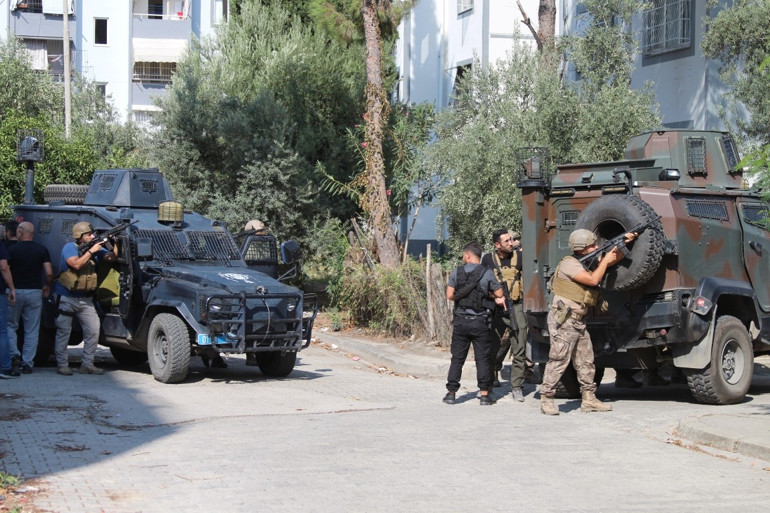 Adanadaki olayda çarpıcı detay: Olası felaketi polis koli bandıyla önlemiş
