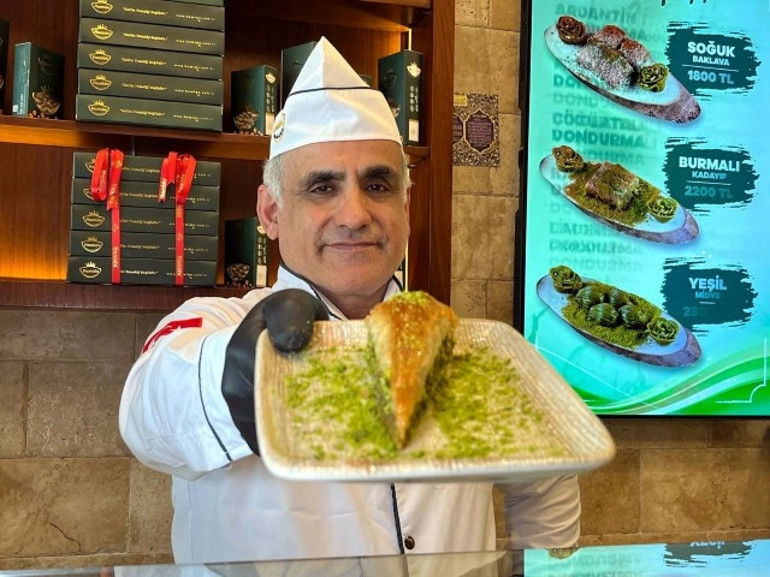 Mühendisliği bıraktı, ABDde baklava kralı oldu Elon Muskın SpaceXine kadar ulaştırdı