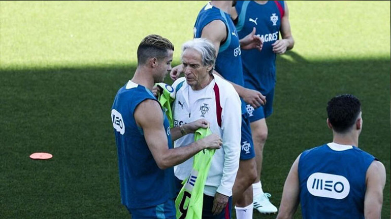 Ronaldo krizi Federasyon Başkanı Kopenhaga uçtu