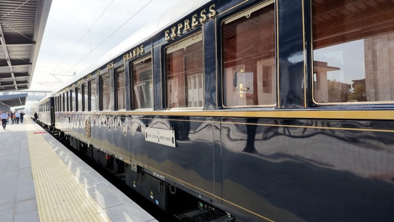 Tarihi Orient Express İstanbul yolculuğu için Türkiyede