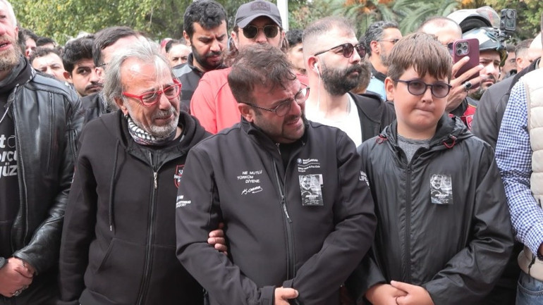 Fenomen Cumhur Kahriman, son yolculuğuna uğurlandı Sevenlerinden çarpıcı iddia: Katliam olarak görüyoruz