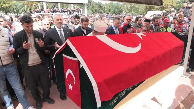 Fenomen Cumhur Kahriman, son yolculuğuna uğurlandı Sevenlerinden çarpıcı iddia: Katliam olarak görüyoruz