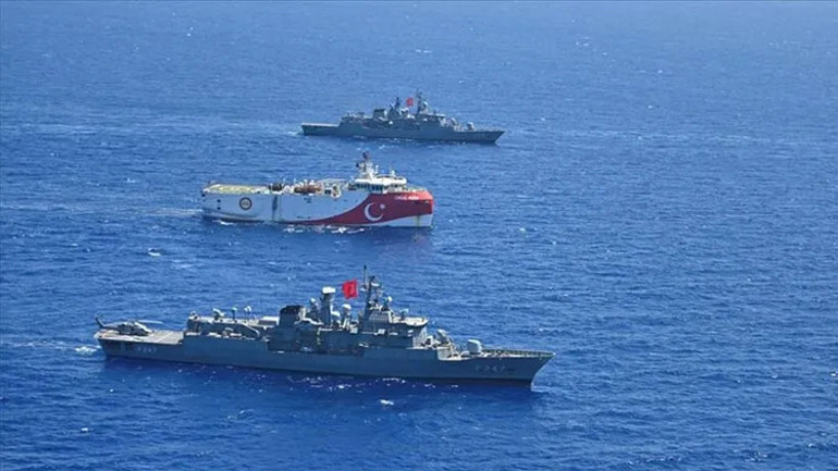 Türkiye Doğu Akdenizde yeni NAVTEX ilan etti Yunan basını: Oruç Reis geri döndü