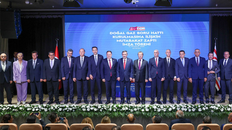 Türkiye Doğu Akdenizde yeni NAVTEX ilan etti Yunan basını: Oruç Reis geri döndü