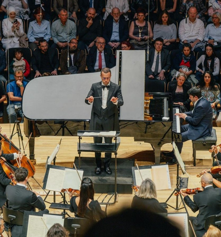 Ankarada senfoni izdihamı... Dünyaca ünlü piyanist Abduraimov sahnede