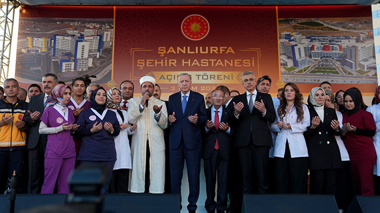 Cumhurbaşkanı Erdoğandan fon soruşturması açıklaması: Türkiye ekonomisi bu sorunun üstesinden gelecek kapasitede