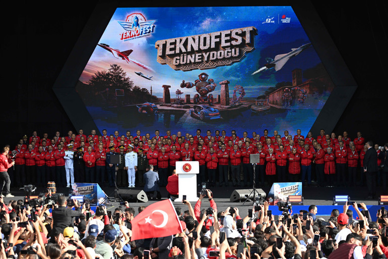 Cumhurbaşkanı Erdoğan: Taviz vermeyeceksiniz, Türkiye’nin geleceği emin ellerdedir