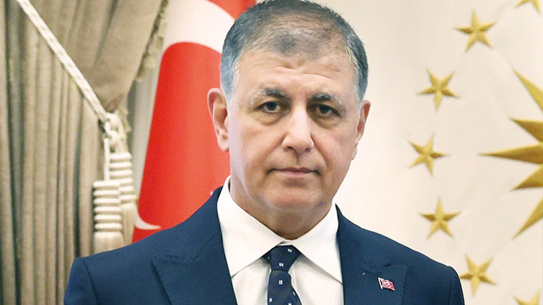 Her masanın/ her ortamın gündeminde onlar var
