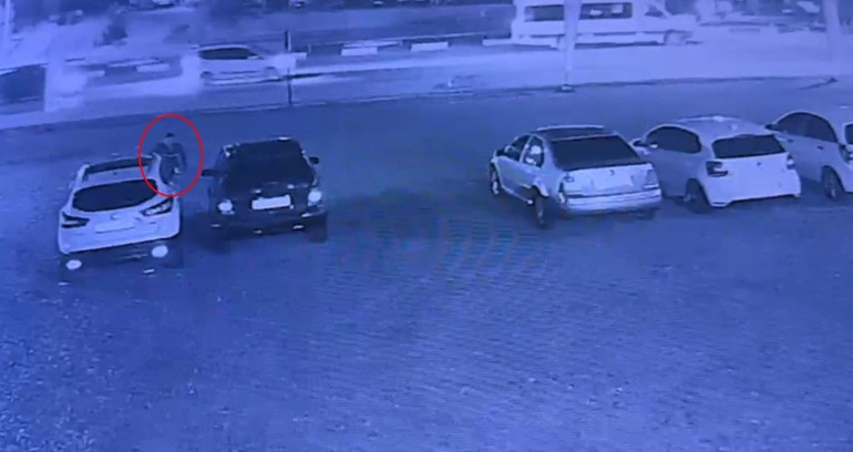 Antalyada oto galeri kundaklandı: 6 otomobil benzinle ateşe verildi