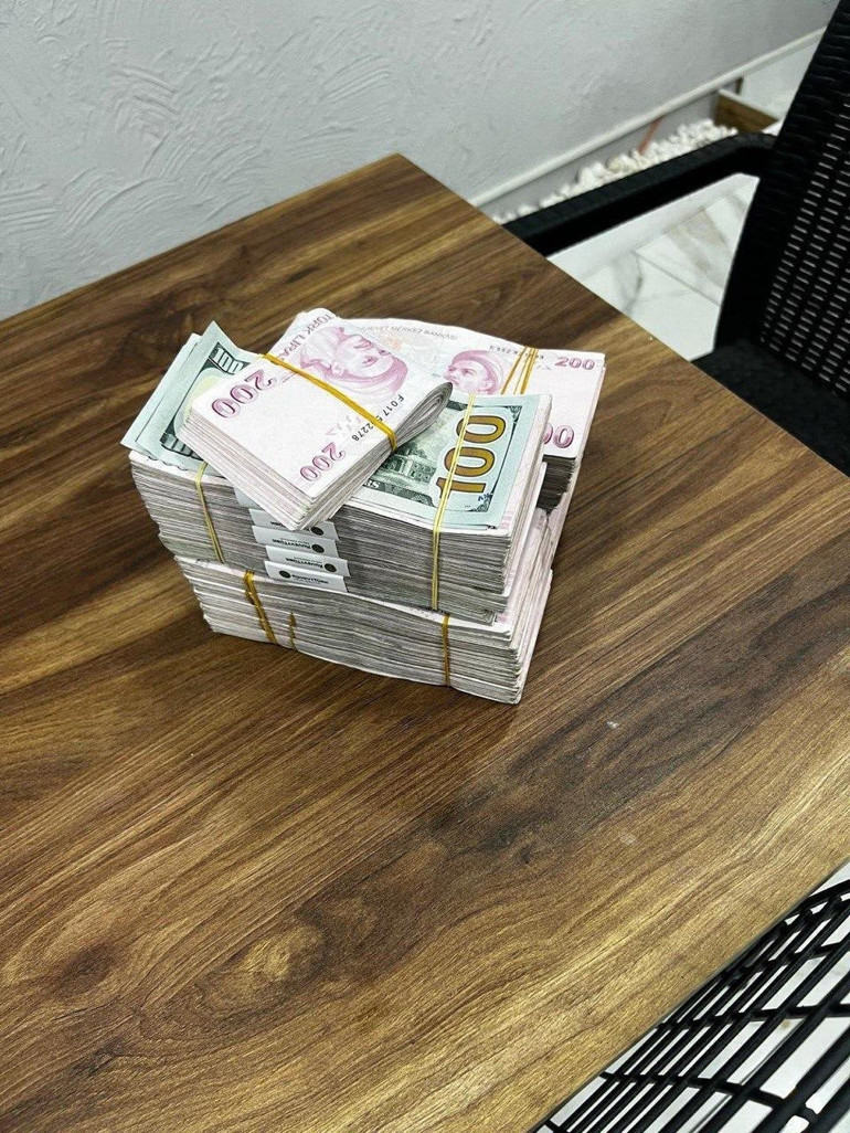 Adliyede rüşvet ve müdahale skandalı: 5 yargı mensubu açığa alındı, eski hakim tutuklandı