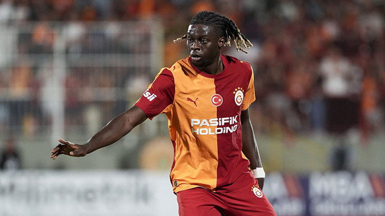 Galatasarayda ayrılık Okan Buruk, transferleri beğenmedi