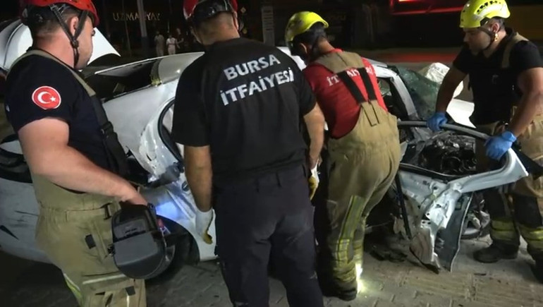 Bursadaki katliam gibi kazanın görüntüleri ortaya çıktı: Ölenleri unutup cipindeki hasarı sormuş
