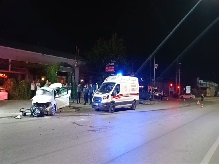 Bursadaki katliam gibi kazanın görüntüleri ortaya çıktı: Ölenleri unutup cipindeki hasarı sormuş
