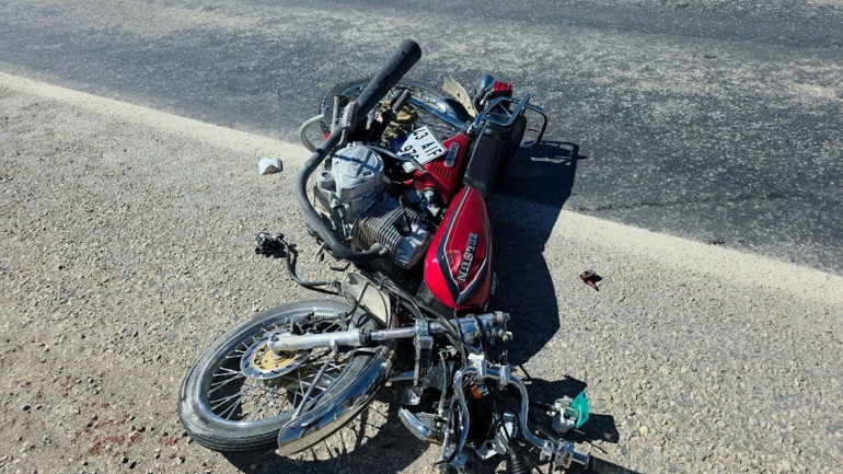 Kütahyada feci kaza: Otomobille çarpışan motosikletin sürücüsü hayatını kaybetti