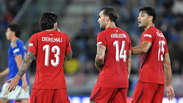 İtalya deplasmanındaki 3-1lik yenilgi sonrasında Vincenzo Montellaya sert eleştiriler: 12 günlük eziyet sona erdi, Montellaya ayrılan süre de , Montellanın arkadaşları milli kulübü