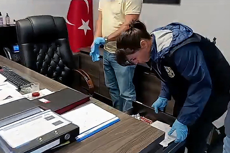 Mersinde yolsuzluk operasyonu: Vahap Seçer dahil 36 kişinin işlemleri devam ediyor