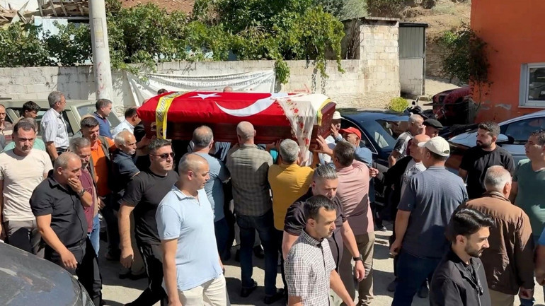 Portekizde hayatını kaybeden Melek, memleketinde son yolculuğuna uğurlandı