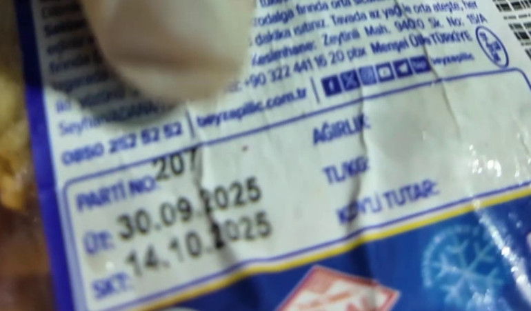 Okul kantininde skandal manzara: SKTsi 1 yıl geçmiş döner ve paslı tost makinesi isyan ettirdi