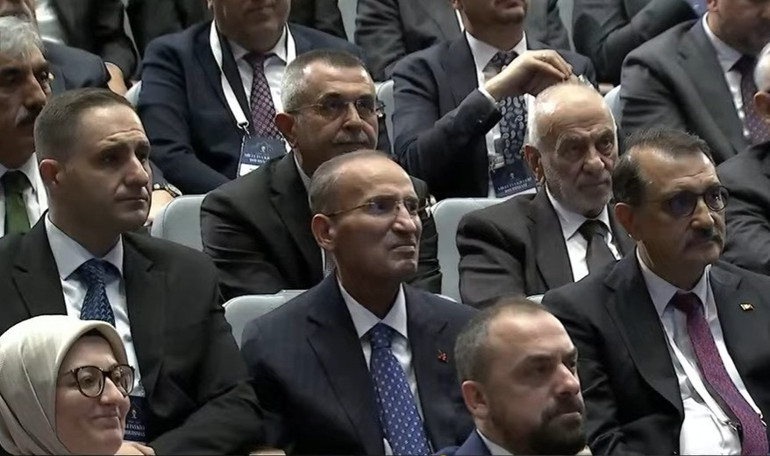TBMM Başkanvekilliği görevinden istifa eden Bekir Bozdağ’ın yerine gelen isim belli oldu