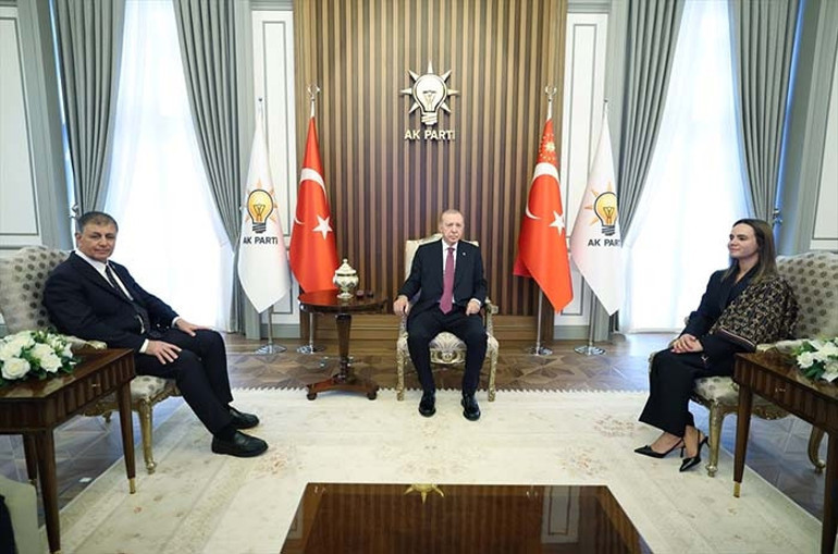 Son dakika... İzmir Büyükşehir Belediye Başkanı Cemil Tugay, AK Partiye katıldı