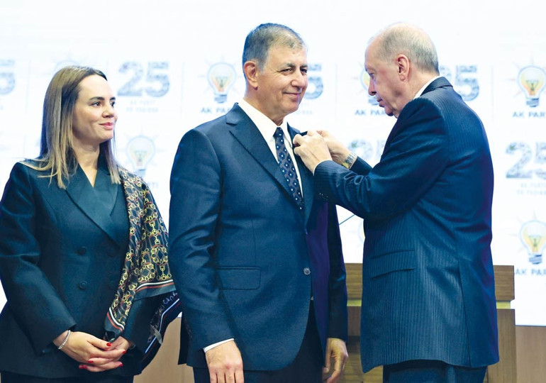 Adım adım geliyor gelmekte olan