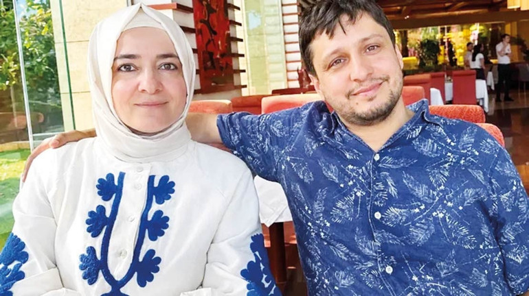Adım adım geliyor gelmekte olan