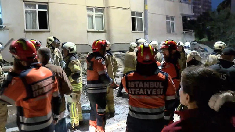 Son dakika... Maltepede 7 katlı binada çökme: Arama kurtarma çalışmaları sürüyor