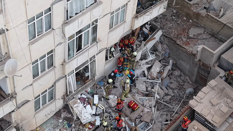 Son dakika... Maltepede 7 katlı binada çökme: Arama kurtarma çalışmaları sürüyor